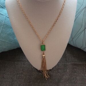 Elegant Gold Necklace with Green Accent
